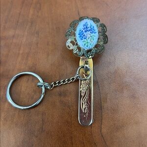 Vintage Gold -Tone Women’s Floral Keychain Key Finder